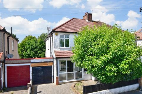27 Gomshall Avenue, Wallington, SM6 8NY