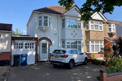 484 Rayners Lane, Pinner, HA5 5DP