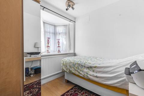 484 Rayners Lane, Pinner, HA5 5DP