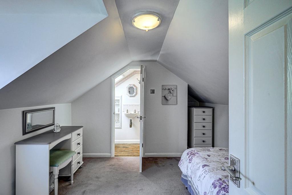 First Floor En-Suite