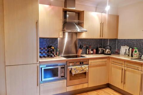 2 bedroom flat to rent, East Street, Leeds, UK, LS9