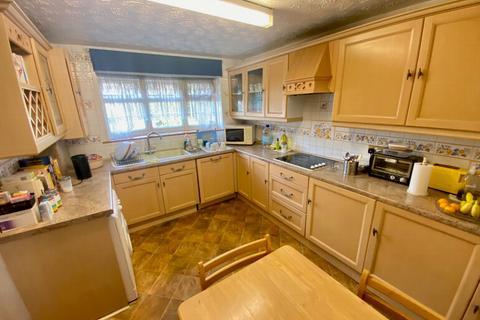 3 bedroom terraced house for sale, Derwent Rise, London, NW9