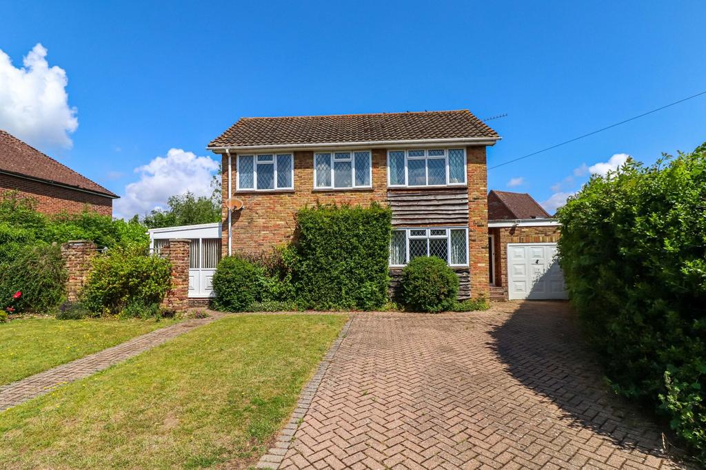 Heath Road, Beaconsfield, Buckinghamshire, HP9 3 bed detached house for ...