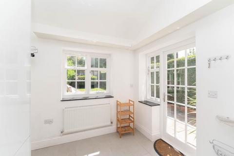 43 Holyoake Walk, London, W5 1QN