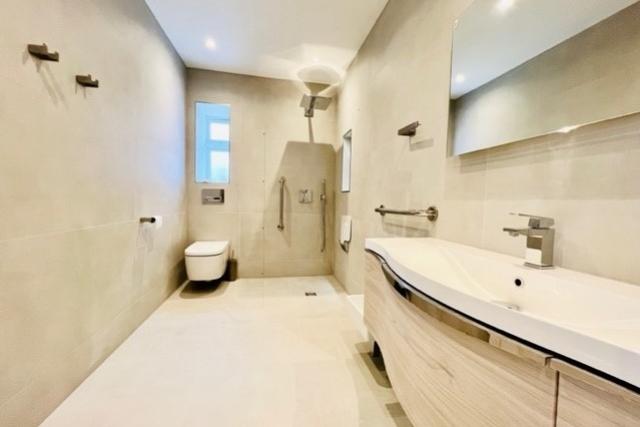 399 Staines Road West EN SUITE 2