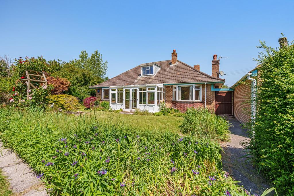 Alstone Lane, West Huntspill, TA9 4 bed bungalow for sale £550,000