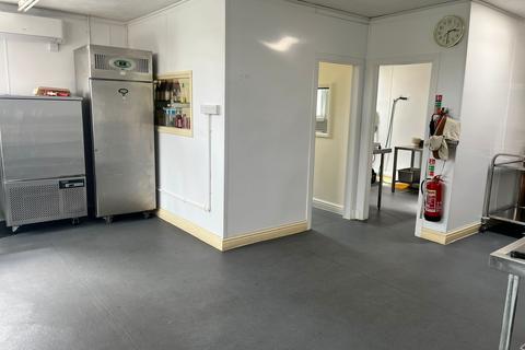 Industrial unit to rent, College Road North,  Aylesbury, HP22