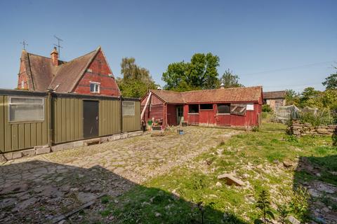 4 bedroom property with land for sale - Pembridge Leominster HR6 9HY