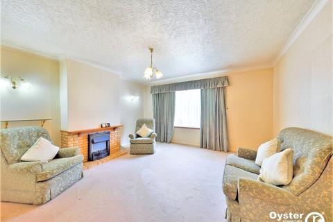 1 bedroom flat for sale, Woodgrange Close, Harrow, HA3