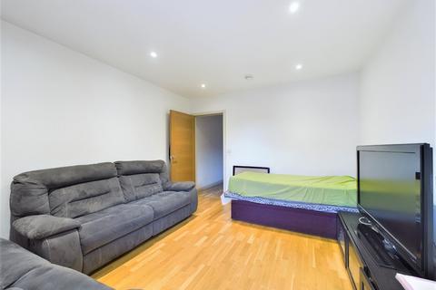 3 bedroom flat for sale, Alpine Road, Tulip Court, NW9