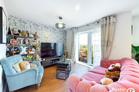 2 bedroom flat for sale, Howard Road, Stanmore, HA7