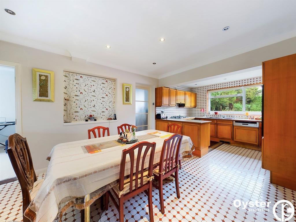 Kitchen/Dining
