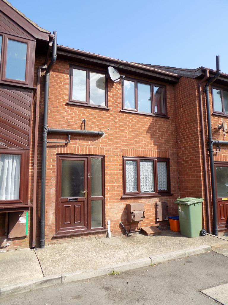 The Orchards, Immingham DN40 2 bed terraced house to rent £490 pcm (£113 pw)