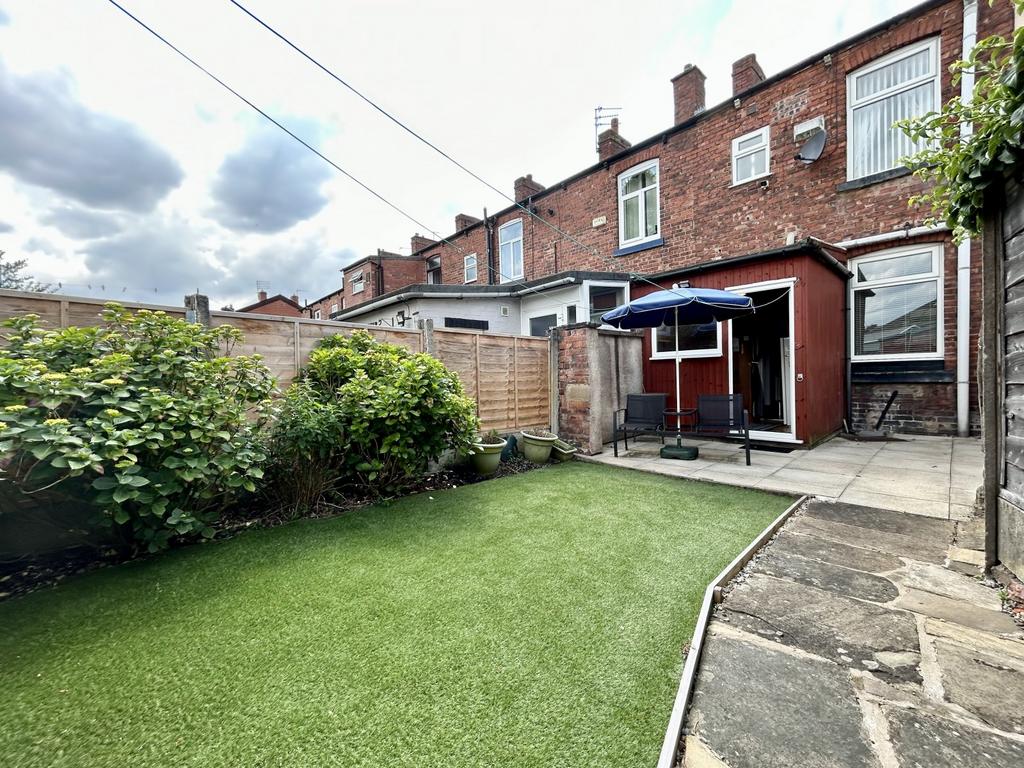 Taunton Road, AshtonunderLyne, Greater Manchester, OL7 2 bed terraced