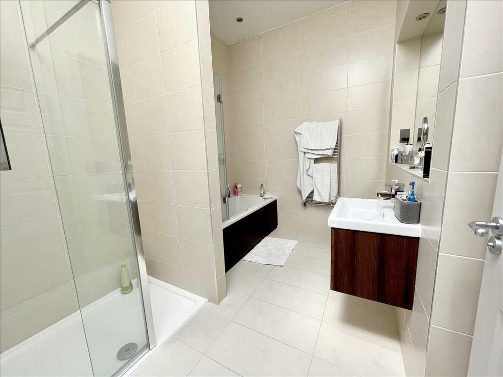 Family bathroom/wc