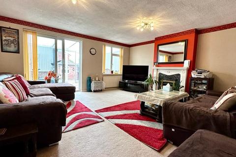 64 William Bristow Road, Cheylesmore, Coventry, CV3 5LR