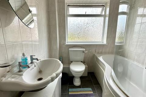 64 William Bristow Road, Cheylesmore, Coventry, CV3 5LR