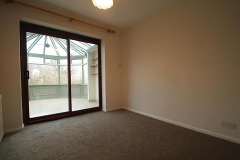 2 bedroom bungalow to rent, Egglestone Square, Boston Spa, Wetherby, West Yorkshire, LS23