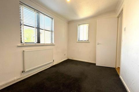 2 bedroom maisonette to rent, Lowndes Grove, Shenley Church End