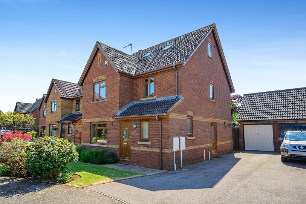 Cheney Gardens, Middleton Cheney, Banbury OX17 2ST 4 bed detached house for sale £500,000