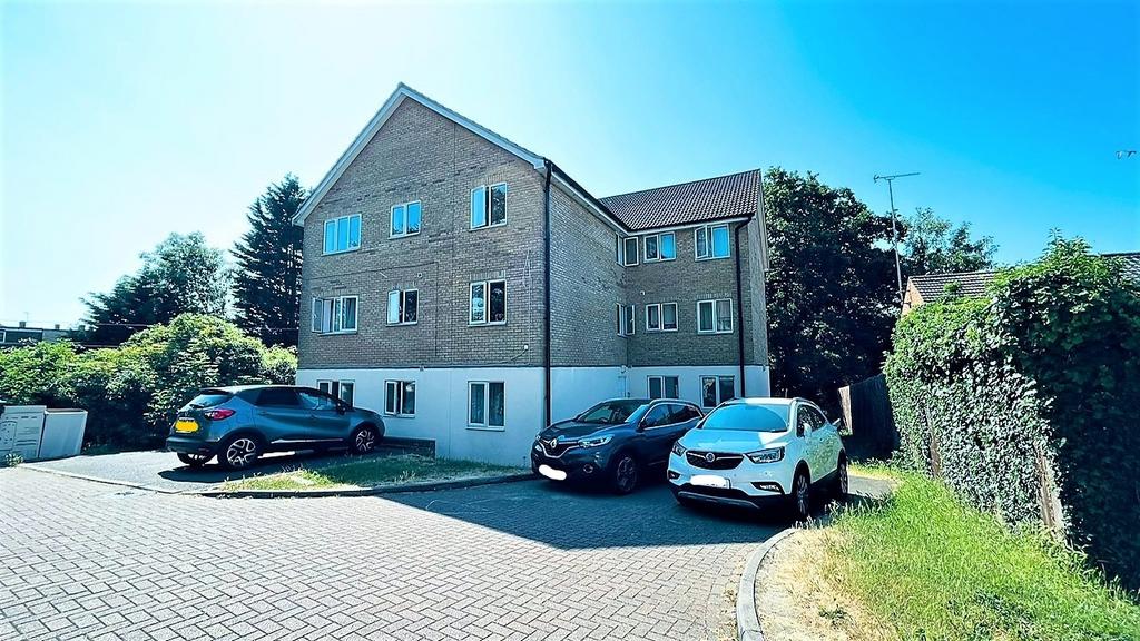 Cherwell Grove, South Ockendon. 2 bed apartment £925 pcm (£213 pw)