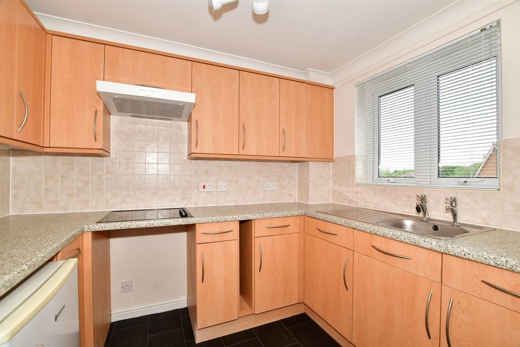St. Agnes Road, East Grinstead, West Sussex 1 bed flat for sale £130,000
