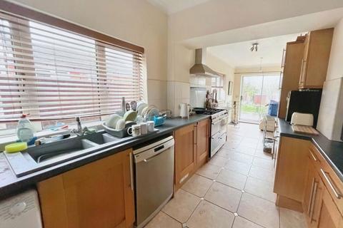 3 bedroom semi-detached house for sale - Walsall Road, Great Wyrley, Walsall, Staffordshire, WS6 6NH