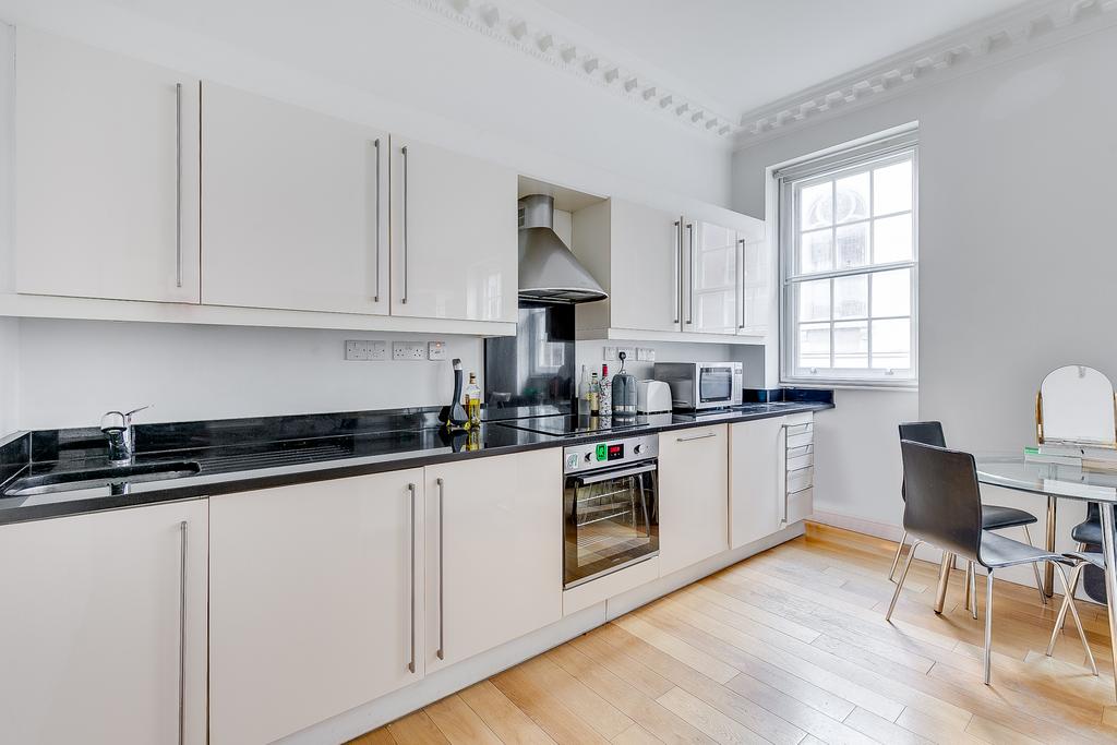 Cosmo Place, London WC1N 1 bed apartment - £550,000