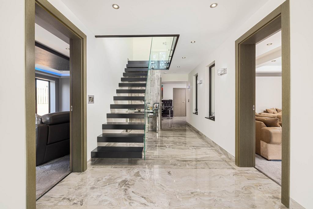20230615-1053 Highfields Farm, Moss Hall Road, OL1