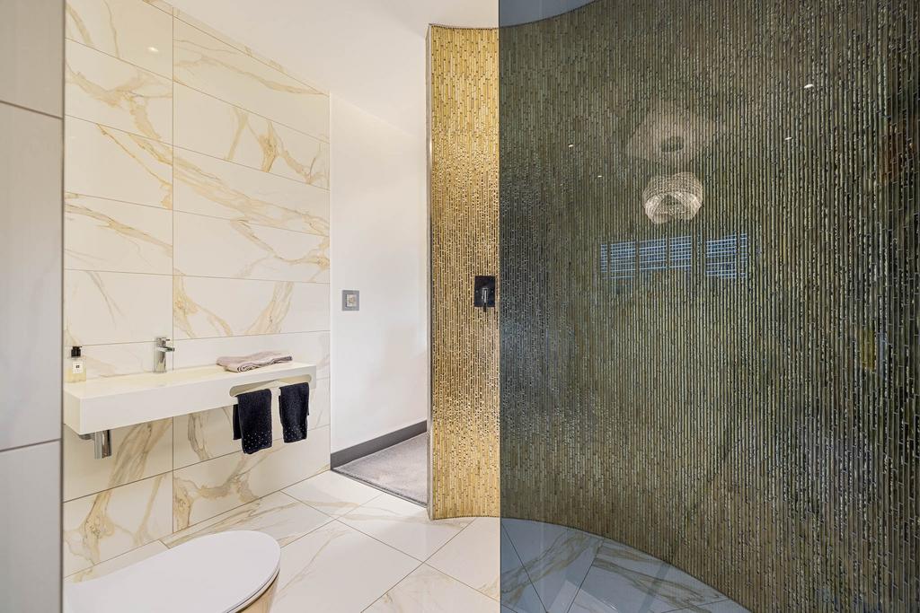 20230615-1114 Highfields Farm, Moss Hall Road, OL1