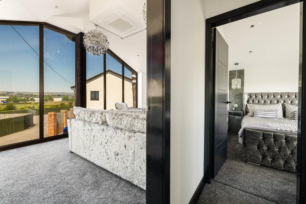 20230615-1344 Highfields Farm, Moss Hall Road, OL1