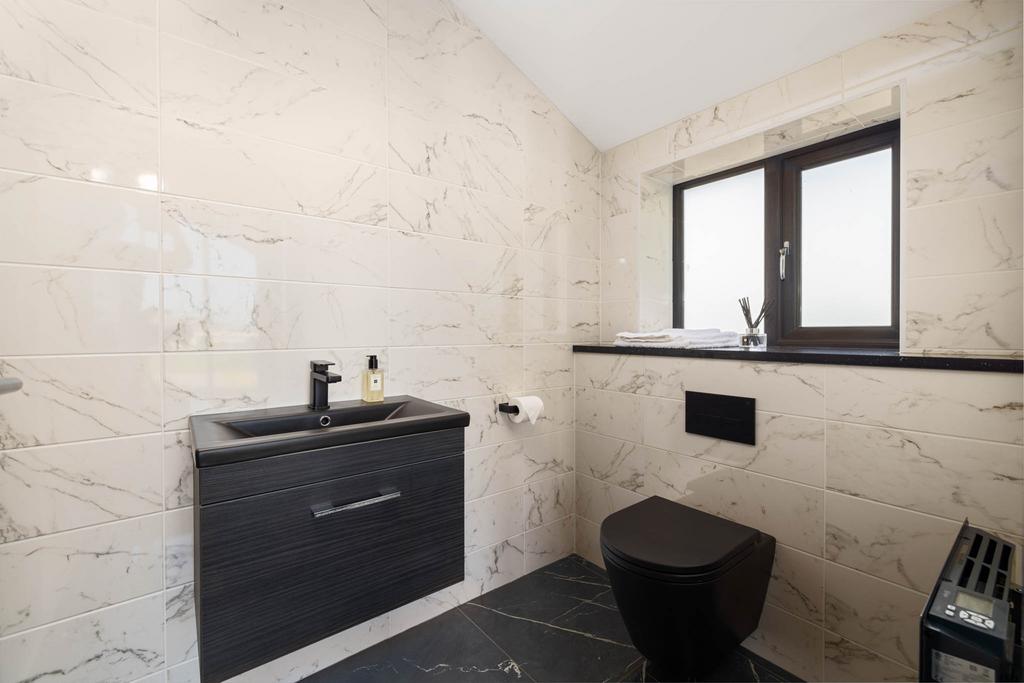 20230615-1346 Highfields Farm, Moss Hall Road, OL1