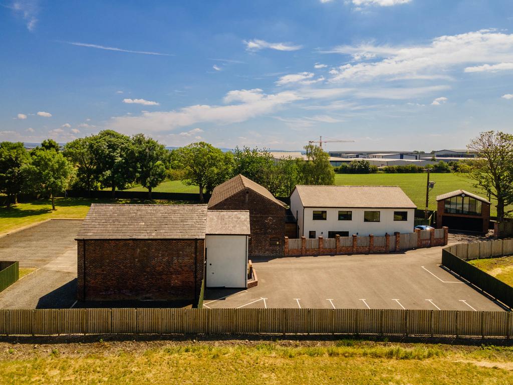 20230615-1310 Highfields Farm, Moss Hall Road, OL1