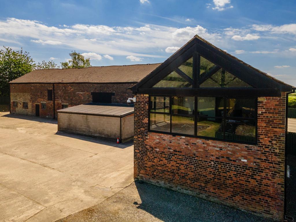 20230615-1311 Highfields Farm, Moss Hall Road, OL1