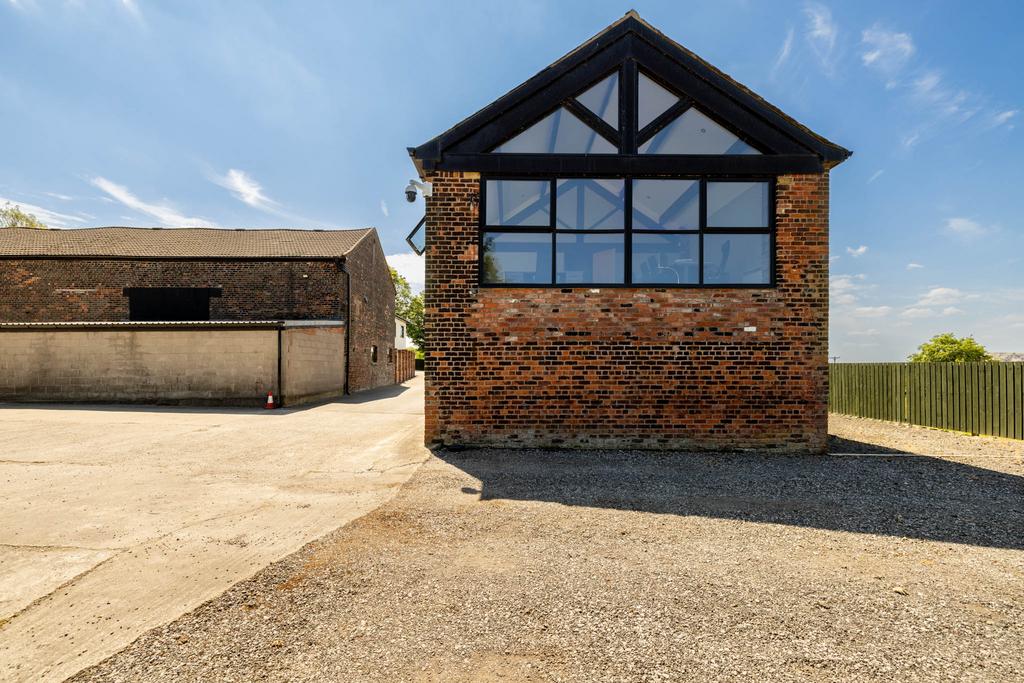 20230615-1349 Highfields Farm, Moss Hall Road, OL1
