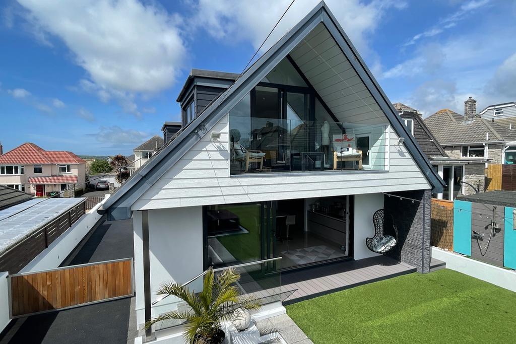 BAY CRESCENT, SWANAGE 4 bed detached house £1,100,000