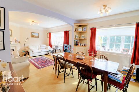 The Mousehole Avenue Road, Grayshott, Hindhead, GU26 6LZ