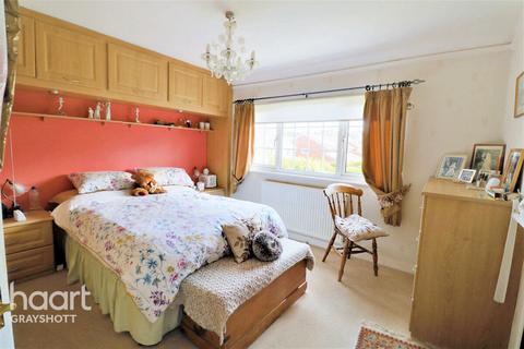 The Mousehole Avenue Road, Grayshott, Hindhead, GU26 6LZ
