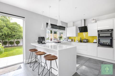 44 Borden Avenue, Enfield, EN1 2BY