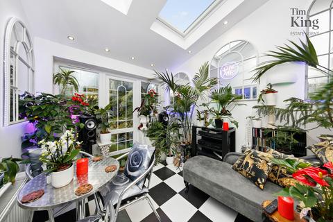 21 Richmond Road, Chingford, London, E4 7BN