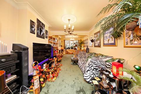 21 Richmond Road, Chingford, London, E4 7BN