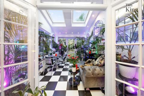 21 Richmond Road, Chingford, London, E4 7BN