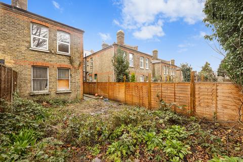 38 Theydon Street, Walthamstow, London, E17 8EL