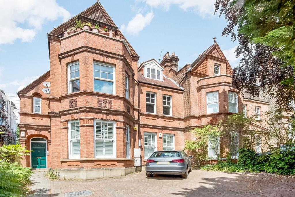 London SE24 2 bed apartment for sale £525,000