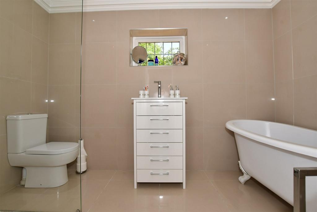 En Suite Bathroom