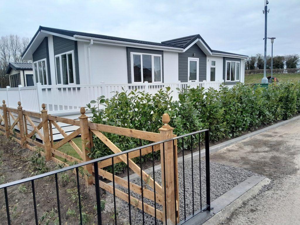 ThorntonCleveleys 2 bed park home for sale £155,000