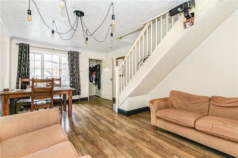 10 Derwent Close, Feltham, TW14 9QL
