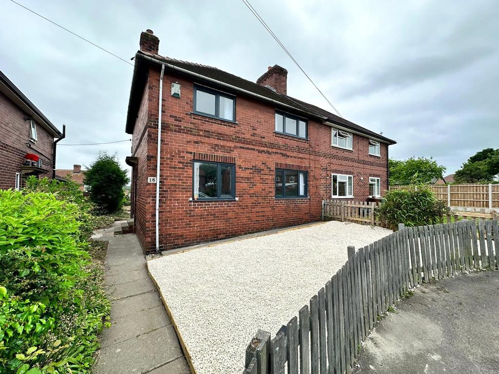 Cutsyke Crest, Castleford, WF10 4 bed semidetached house £850 pcm (£196 pw)