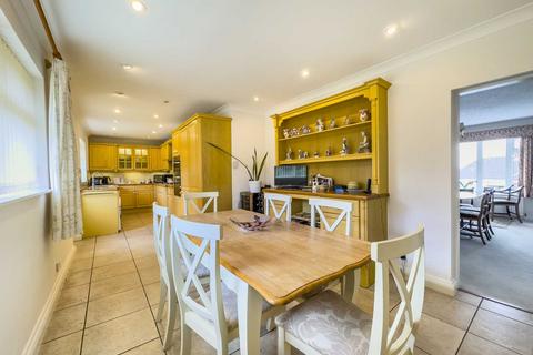 5 bedroom detached house for sale, Woodlands Road, Birstall