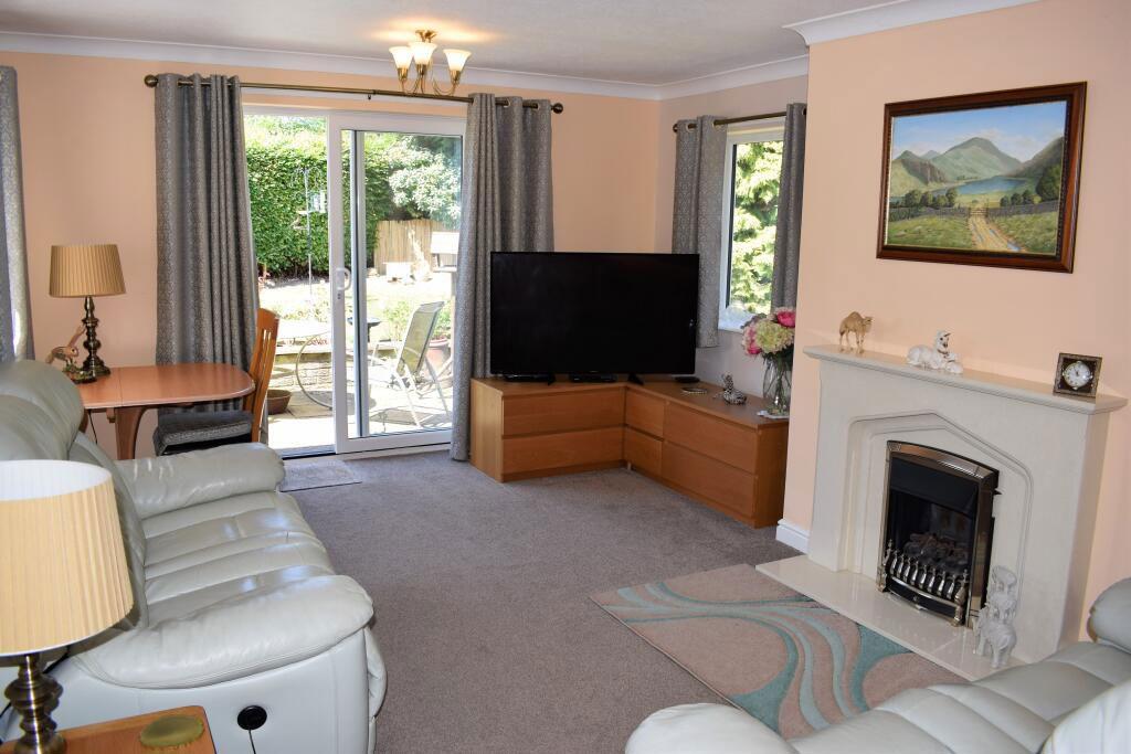 Pingley Lane, Brigg, Lincolnshire... 3 bed bungalow £230,000